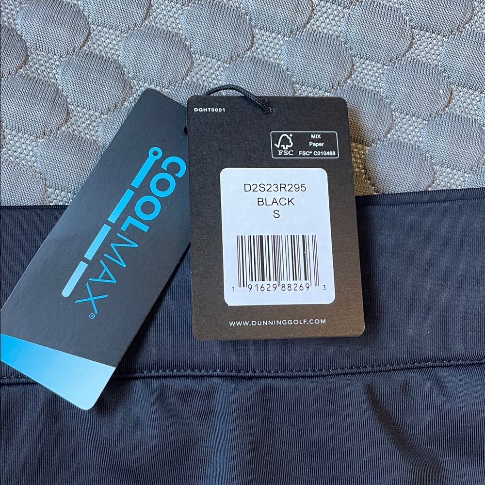 Chic Women's Black Mini Skirt with Pockets - Picture 2 of 5